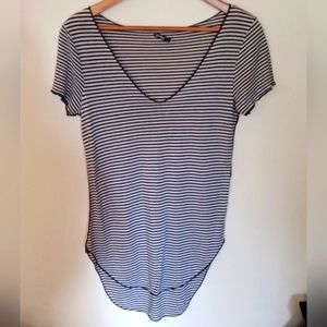 Vox Populi long high low style tee - Size small